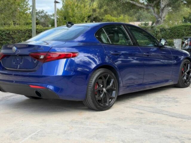 Синий Альфа Ромео Джулия, объемом двигателя 2 л и пробегом 43 тыс. км за 13000 $, фото 3 на Automoto.ua