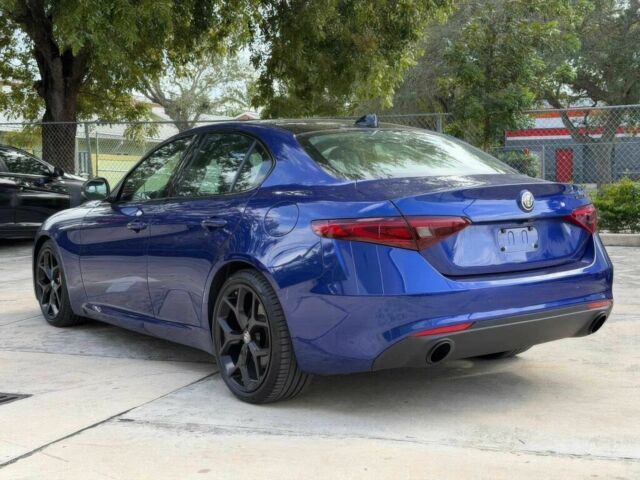 Синий Альфа Ромео Джулия, объемом двигателя 2 л и пробегом 43 тыс. км за 13000 $, фото 5 на Automoto.ua