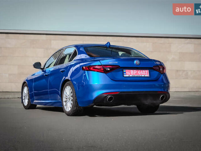 Синий Альфа Ромео Джулия, объемом двигателя 2 л и пробегом 109 тыс. км за 18300 $, фото 4 на Automoto.ua
