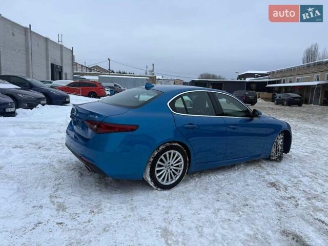 Синій Альфа Ромео Джулія, об'ємом двигуна 2 л та пробігом 109 тис. км за 18600 $, фото 3 на Automoto.ua