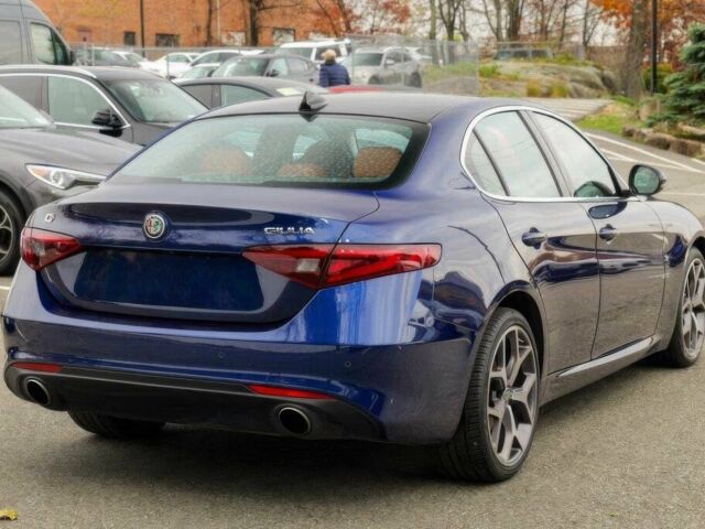 Синий Альфа Ромео Джулия, объемом двигателя 2 л и пробегом 42 тыс. км за 11200 $, фото 4 на Automoto.ua