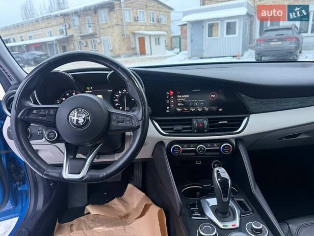Синій Альфа Ромео Джулія, об'ємом двигуна 2 л та пробігом 109 тис. км за 18600 $, фото 17 на Automoto.ua