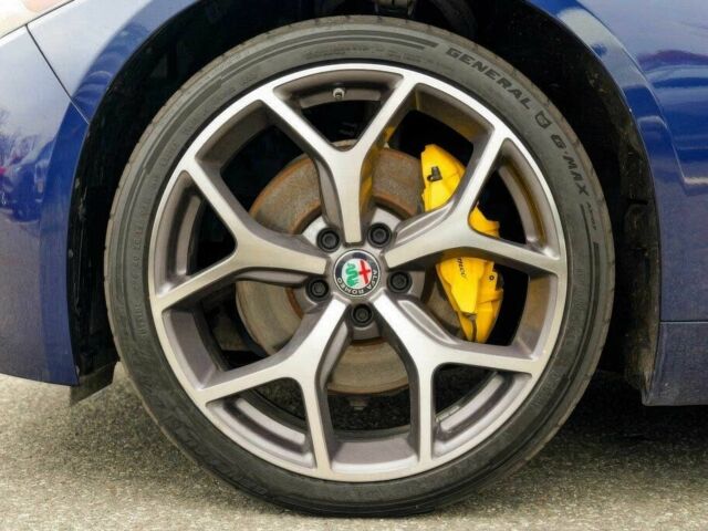 Синий Альфа Ромео Джулия, объемом двигателя 2 л и пробегом 42 тыс. км за 11200 $, фото 15 на Automoto.ua