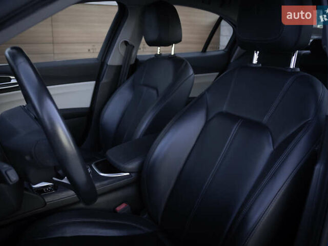 Синий Альфа Ромео Джулия, объемом двигателя 2 л и пробегом 109 тыс. км за 18300 $, фото 9 на Automoto.ua