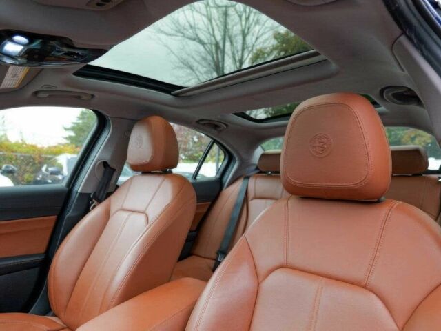 Синий Альфа Ромео Джулия, объемом двигателя 2 л и пробегом 42 тыс. км за 11200 $, фото 7 на Automoto.ua