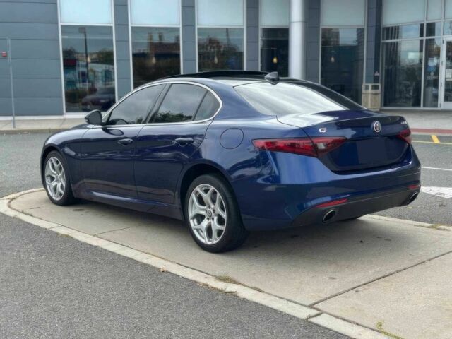 Синий Альфа Ромео Джулия, объемом двигателя 2 л и пробегом 34 тыс. км за 20100 $, фото 5 на Automoto.ua