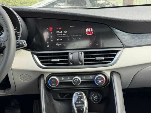 Синий Альфа Ромео Джулия, объемом двигателя 2 л и пробегом 43 тыс. км за 13000 $, фото 8 на Automoto.ua