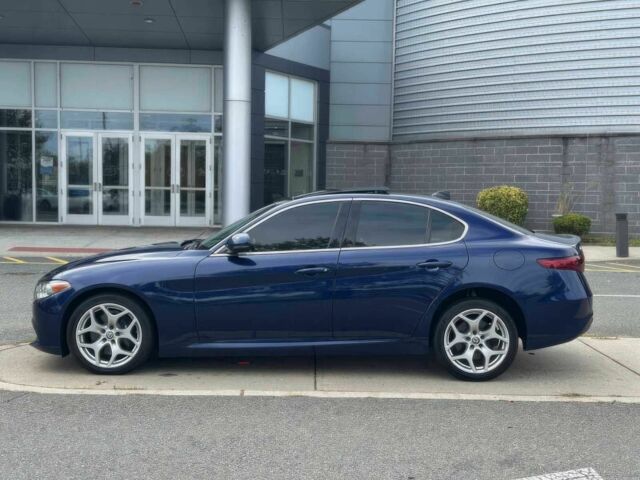 Синий Альфа Ромео Джулия, объемом двигателя 2 л и пробегом 34 тыс. км за 20100 $, фото 4 на Automoto.ua