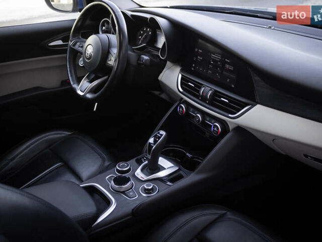 Синий Альфа Ромео Джулия, объемом двигателя 2 л и пробегом 109 тыс. км за 18300 $, фото 12 на Automoto.ua