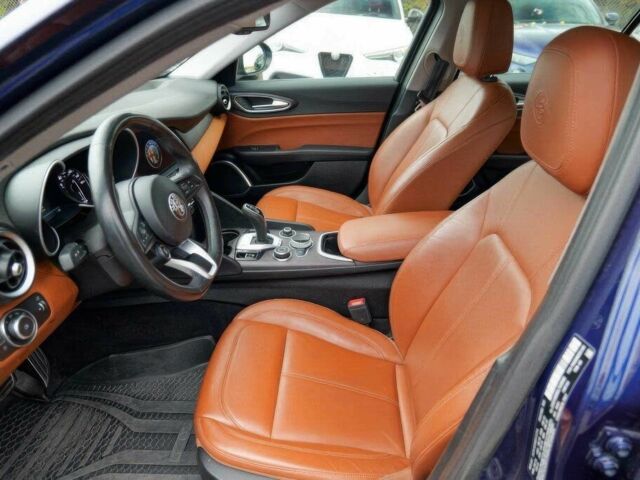 Синий Альфа Ромео Джулия, объемом двигателя 2 л и пробегом 42 тыс. км за 11200 $, фото 11 на Automoto.ua