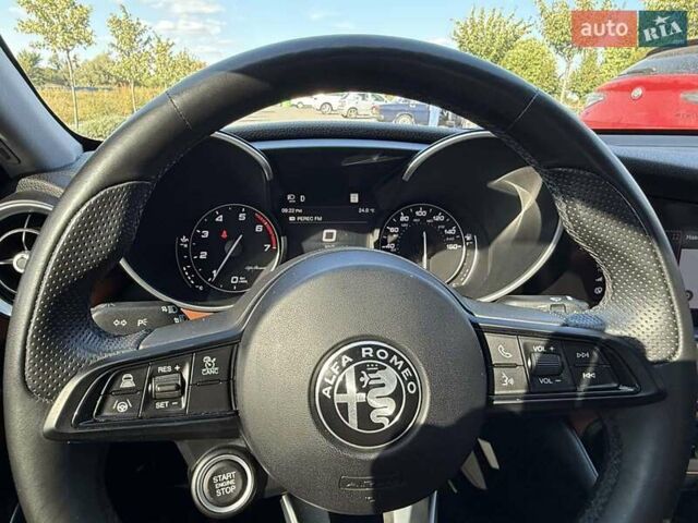 Альфа Ромео Джулия 2021 в Киеве на Automoto.ua Синий Альфа Ромео Джулия, объемом двигателя 2 л и пробегом 59 тыс. км за 24950 $, фото 11 на Automoto.ua