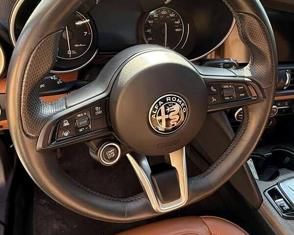 Альфа Ромео Джулия 2021 в Киеве на Automoto.ua Синий Альфа Ромео Джулия, объемом двигателя 2 л и пробегом 59 тыс. км за 24950 $, фото 19 на Automoto.ua