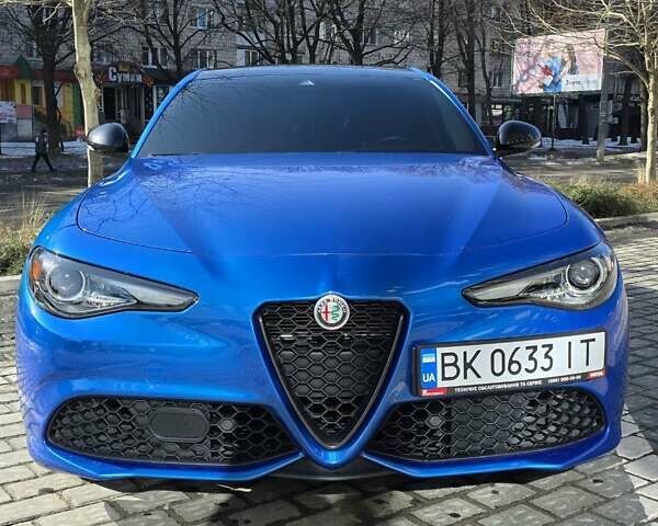 Синий Альфа Ромео Джулия, объемом двигателя 2 л и пробегом 100 тыс. км за 25400 $, фото 6 на Automoto.ua