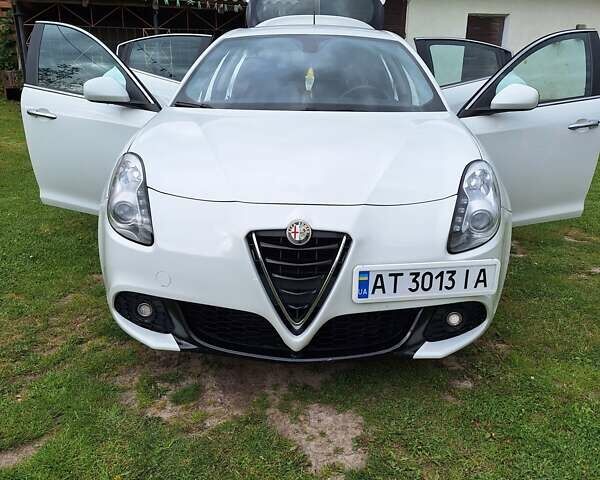 Белый Альфа Ромео Джульетта, объемом двигателя 1.6 л и пробегом 247 тыс. км за 7500 $, фото 7 на Automoto.ua