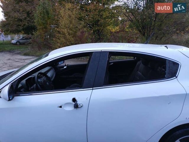 Белый Альфа Ромео Джульетта, объемом двигателя 1.4 л и пробегом 159 тыс. км за 2800 $, фото 20 на Automoto.ua