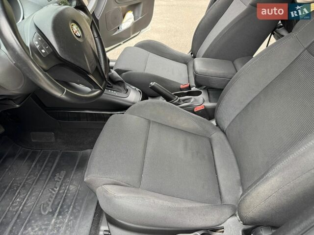 Білий Альфа Ромео Giulietta, об'ємом двигуна 1.4 л та пробігом 84 тис. км за 9700 $, фото 11 на Automoto.ua