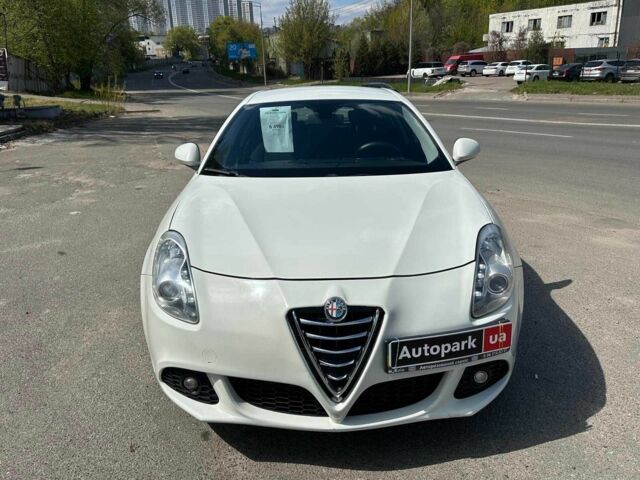 Білий Альфа Ромео Giulietta, об'ємом двигуна 1.4 л та пробігом 437 тис. км за 5990 $, фото 2 на Automoto.ua