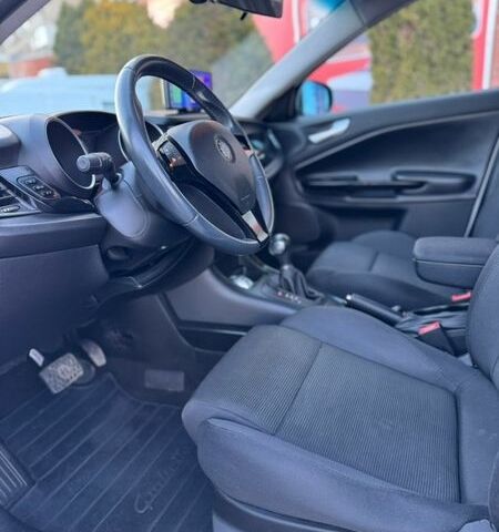 Белый Альфа Ромео Джульетта, объемом двигателя 1.4 л и пробегом 213 тыс. км за 6900 $, фото 18 на Automoto.ua