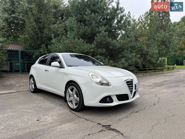 Білий Альфа Ромео Giulietta, об'ємом двигуна 1.4 л та пробігом 84 тис. км за 9700 $, фото 4 на Automoto.ua