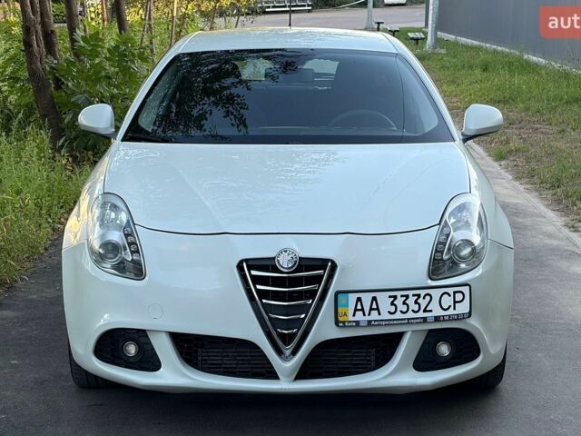 Білий Альфа Ромео Giulietta, об'ємом двигуна 1.37 л та пробігом 238 тис. км за 6200 $, фото 1 на Automoto.ua