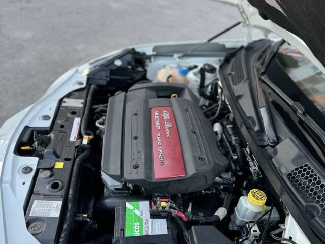 Білий Альфа Ромео Giulietta, об'ємом двигуна 1.4 л та пробігом 212 тис. км за 6900 $, фото 21 на Automoto.ua