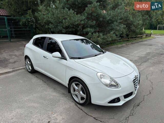 Білий Альфа Ромео Giulietta, об'ємом двигуна 1.4 л та пробігом 84 тис. км за 9700 $, фото 26 на Automoto.ua