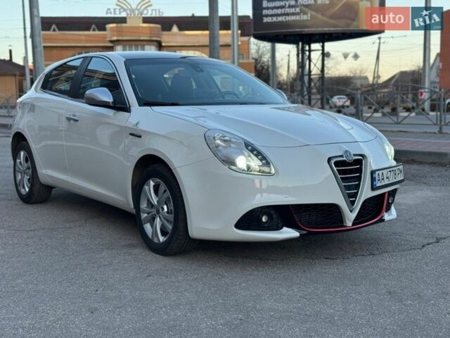 Белый Альфа Ромео Джульетта, объемом двигателя 1.4 л и пробегом 213 тыс. км за 6900 $, фото 2 на Automoto.ua