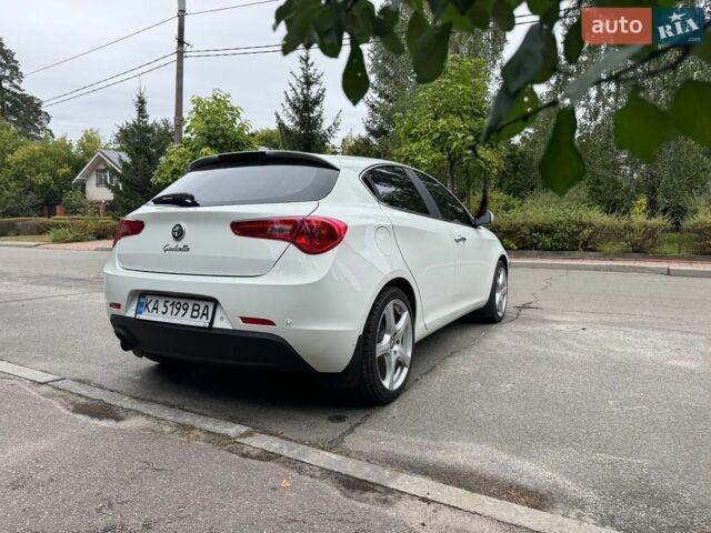 Білий Альфа Ромео Giulietta, об'ємом двигуна 1.4 л та пробігом 84 тис. км за 9700 $, фото 7 на Automoto.ua