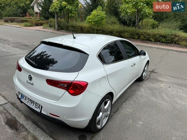 Білий Альфа Ромео Giulietta, об'ємом двигуна 1.4 л та пробігом 84 тис. км за 9700 $, фото 25 на Automoto.ua
