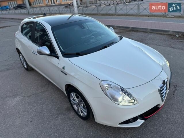 Белый Альфа Ромео Джульетта, объемом двигателя 1.4 л и пробегом 213 тыс. км за 6900 $, фото 8 на Automoto.ua