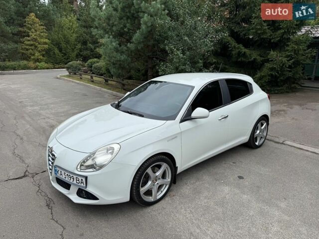 Білий Альфа Ромео Giulietta, об'ємом двигуна 1.4 л та пробігом 84 тис. км за 9700 $, фото 27 на Automoto.ua