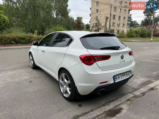 Білий Альфа Ромео Giulietta, об'ємом двигуна 1.4 л та пробігом 84 тис. км за 9700 $, фото 9 на Automoto.ua