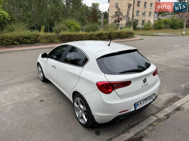 Білий Альфа Ромео Giulietta, об'ємом двигуна 1.4 л та пробігом 84 тис. км за 9700 $, фото 24 на Automoto.ua
