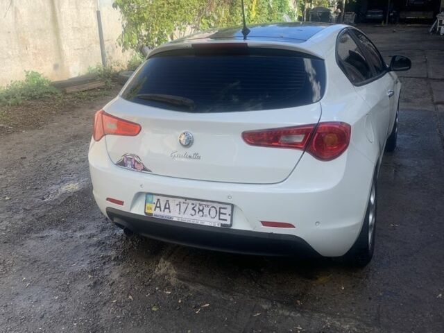 Белый Альфа Ромео Джульетта, объемом двигателя 1.4 л и пробегом 335 тыс. км за 9000 $, фото 1 на Automoto.ua