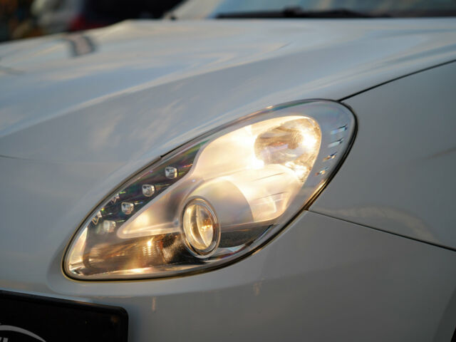 Білий Альфа Ромео Giulietta, об'ємом двигуна 1.4 л та пробігом 150 тис. км за 9900 $, фото 11 на Automoto.ua