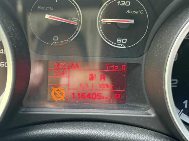 Белый Альфа Ромео Джульетта, объемом двигателя 1.37 л и пробегом 117 тыс. км за 8500 $, фото 9 на Automoto.ua