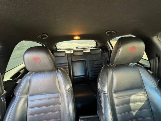 Белый Альфа Ромео Джульетта, объемом двигателя 1.4 л и пробегом 335 тыс. км за 9000 $, фото 5 на Automoto.ua