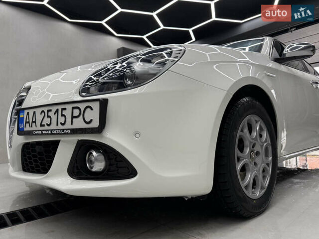Белый Альфа Ромео Джульетта, объемом двигателя 1.37 л и пробегом 165 тыс. км за 11500 $, фото 13 на Automoto.ua