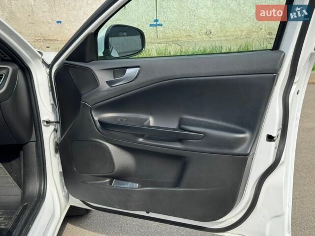 Белый Альфа Ромео Джульетта, объемом двигателя 1.37 л и пробегом 113 тыс. км за 15199 $, фото 31 на Automoto.ua