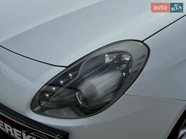 Белый Альфа Ромео Джульетта, объемом двигателя 1.37 л и пробегом 113 тыс. км за 15199 $, фото 7 на Automoto.ua