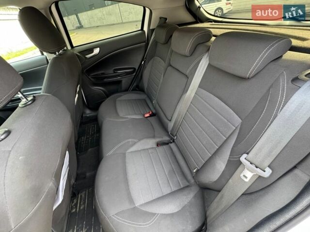 Белый Альфа Ромео Джульетта, объемом двигателя 1.37 л и пробегом 113 тыс. км за 15199 $, фото 26 на Automoto.ua