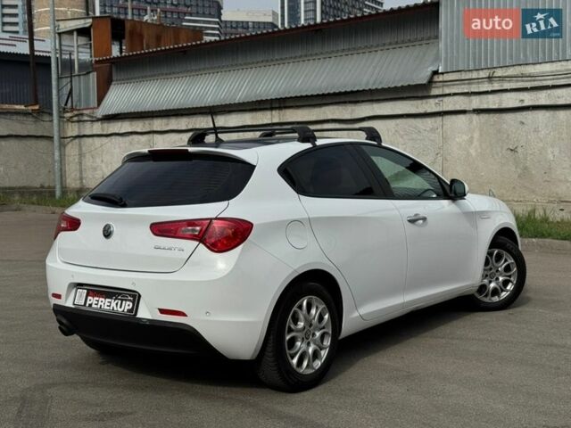 Белый Альфа Ромео Джульетта, объемом двигателя 1.37 л и пробегом 113 тыс. км за 15199 $, фото 6 на Automoto.ua