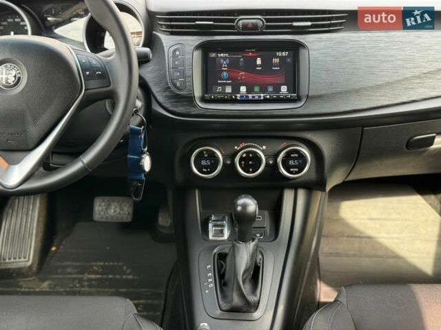 Белый Альфа Ромео Джульетта, объемом двигателя 1.37 л и пробегом 113 тыс. км за 15199 $, фото 35 на Automoto.ua