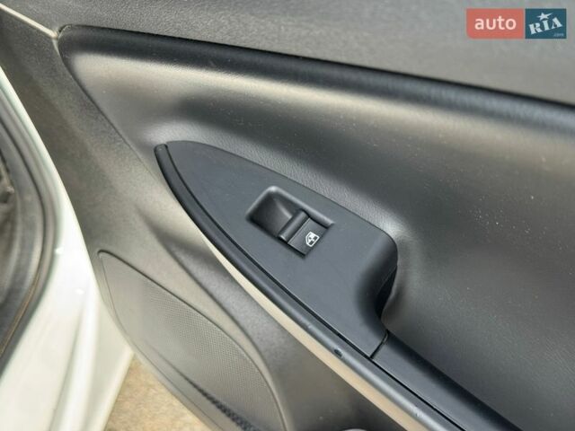 Белый Альфа Ромео Джульетта, объемом двигателя 1.37 л и пробегом 113 тыс. км за 15199 $, фото 29 на Automoto.ua