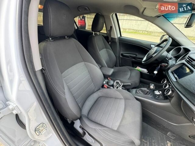 Белый Альфа Ромео Джульетта, объемом двигателя 1.37 л и пробегом 113 тыс. км за 15199 $, фото 33 на Automoto.ua