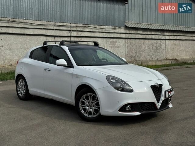 Белый Альфа Ромео Джульетта, объемом двигателя 1.37 л и пробегом 113 тыс. км за 15199 $, фото 2 на Automoto.ua