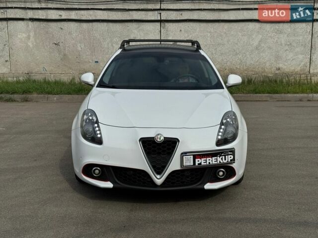 Белый Альфа Ромео Джульетта, объемом двигателя 1.37 л и пробегом 113 тыс. км за 15199 $, фото 1 на Automoto.ua