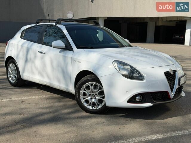 Білий Альфа Ромео Giulietta, об'ємом двигуна 1.4 л та пробігом 112 тис. км за 14500 $, фото 1 на Automoto.ua