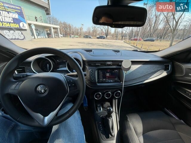 Білий Альфа Ромео Giulietta, об'ємом двигуна 1.4 л та пробігом 112 тис. км за 14500 $, фото 3 на Automoto.ua