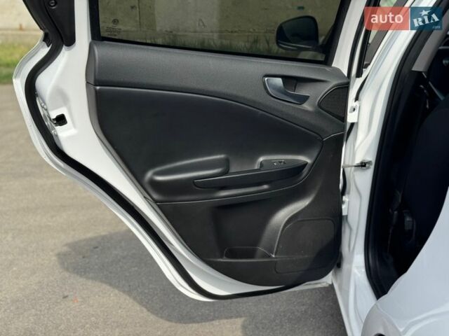 Белый Альфа Ромео Джульетта, объемом двигателя 1.37 л и пробегом 113 тыс. км за 15199 $, фото 23 на Automoto.ua